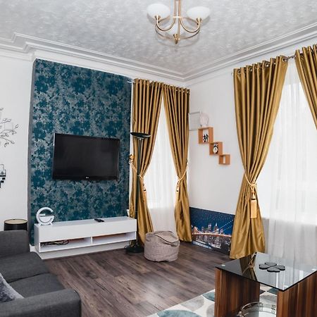 Entire Fabulous 2Bedroom First Floor Flat Located Within Close Proximity To City Centre & University Of Aberdeen With Private Parking Zewnętrze zdjęcie