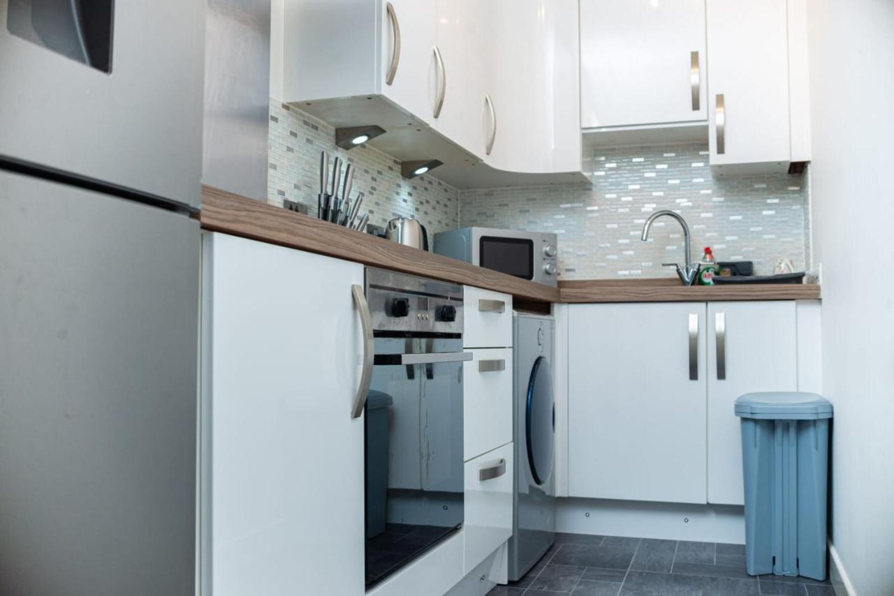 Entire Fabulous 2Bedroom First Floor Flat Located Within Close Proximity To City Centre & University Of Aberdeen With Private Parking Zewnętrze zdjęcie