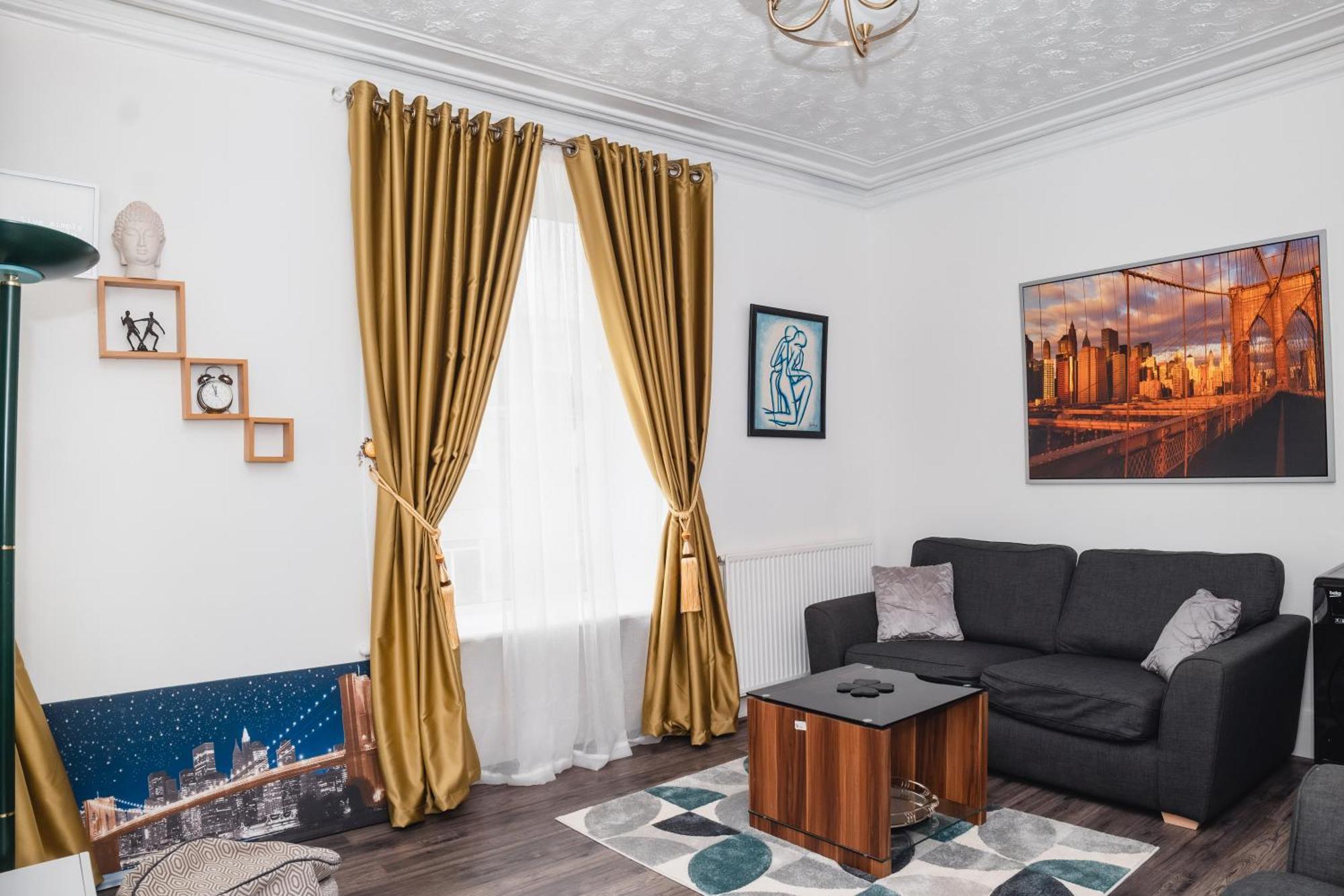 Entire Fabulous 2Bedroom First Floor Flat Located Within Close Proximity To City Centre & University Of Aberdeen With Private Parking Zewnętrze zdjęcie
