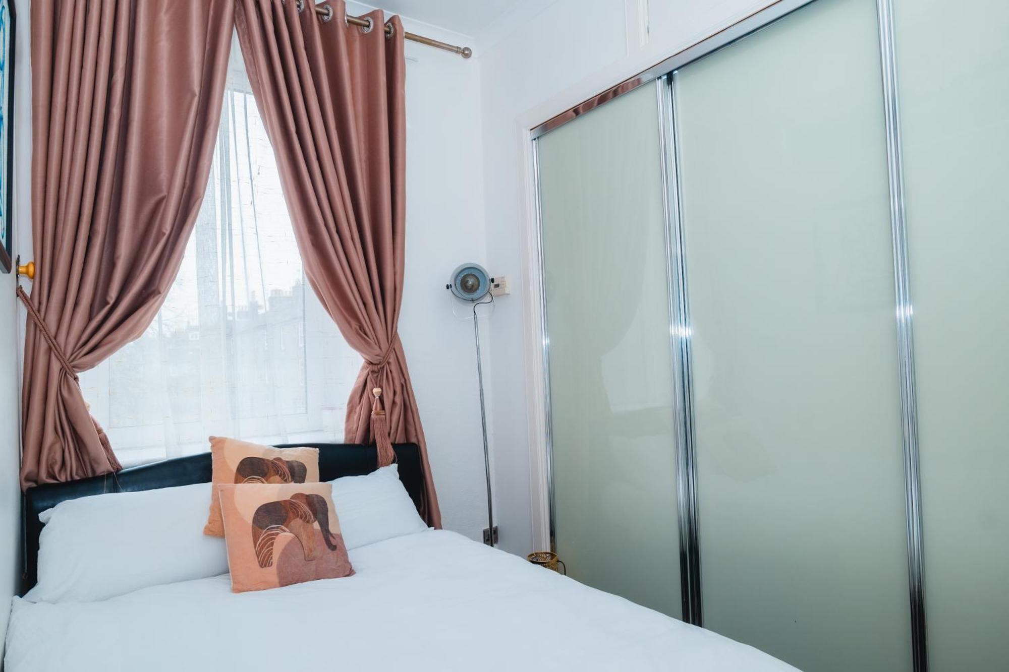 Entire Fabulous 2Bedroom First Floor Flat Located Within Close Proximity To City Centre & University Of Aberdeen With Private Parking Zewnętrze zdjęcie
