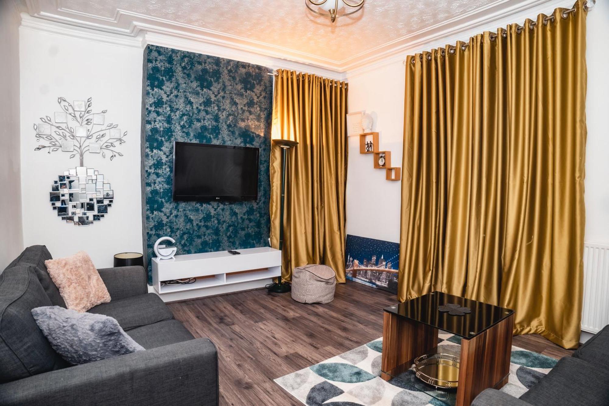 Entire Fabulous 2Bedroom First Floor Flat Located Within Close Proximity To City Centre & University Of Aberdeen With Private Parking Zewnętrze zdjęcie