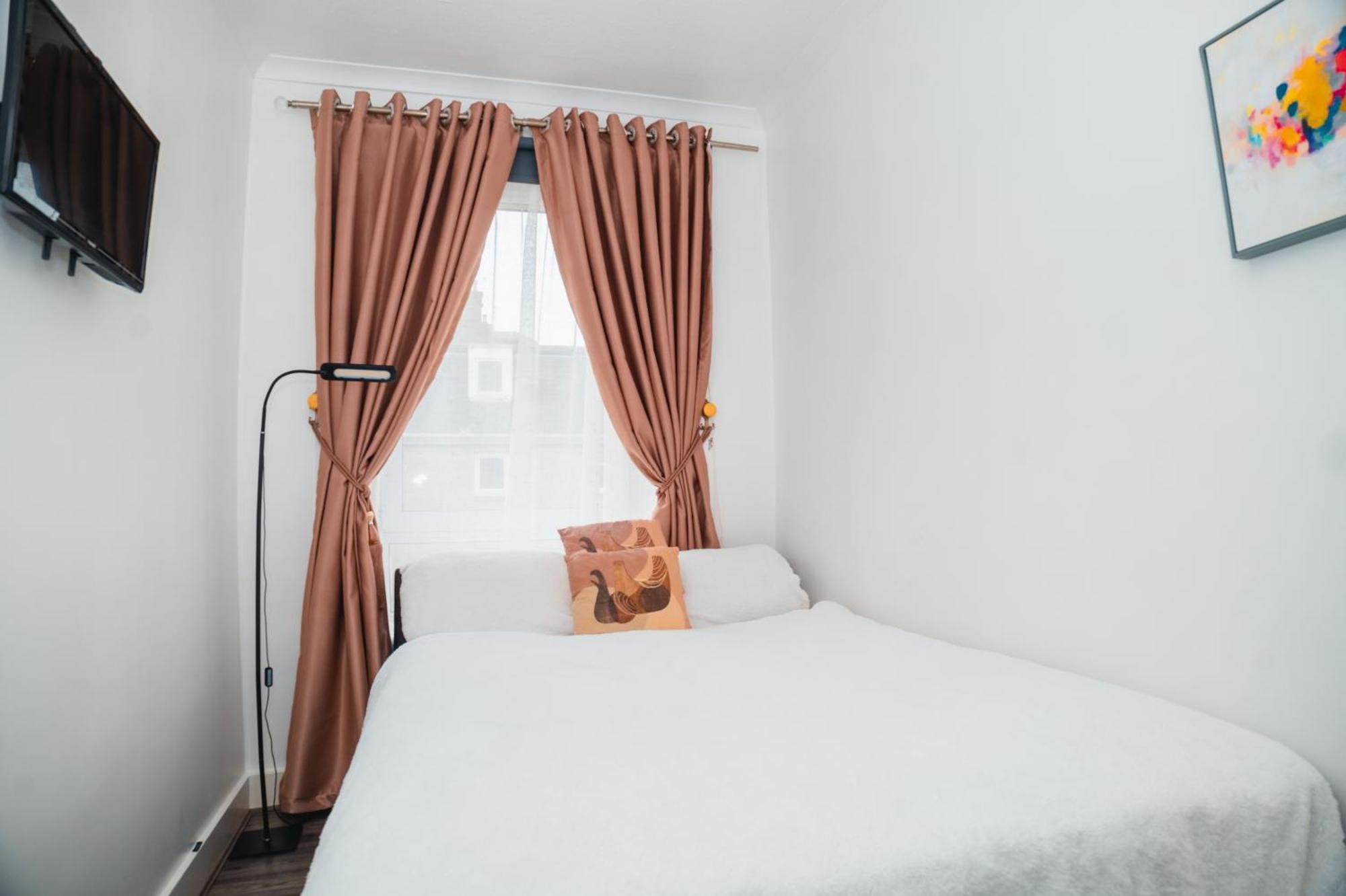 Entire Fabulous 2Bedroom First Floor Flat Located Within Close Proximity To City Centre & University Of Aberdeen With Private Parking Zewnętrze zdjęcie