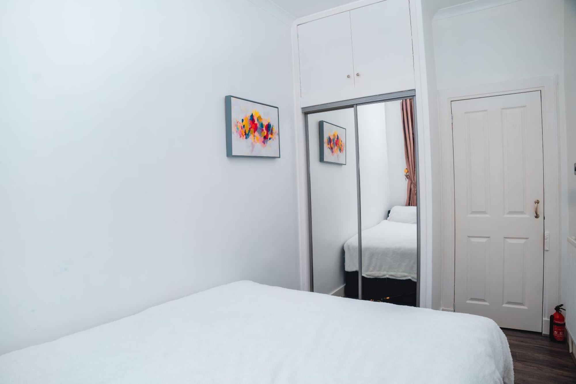Entire Fabulous 2Bedroom First Floor Flat Located Within Close Proximity To City Centre & University Of Aberdeen With Private Parking Zewnętrze zdjęcie